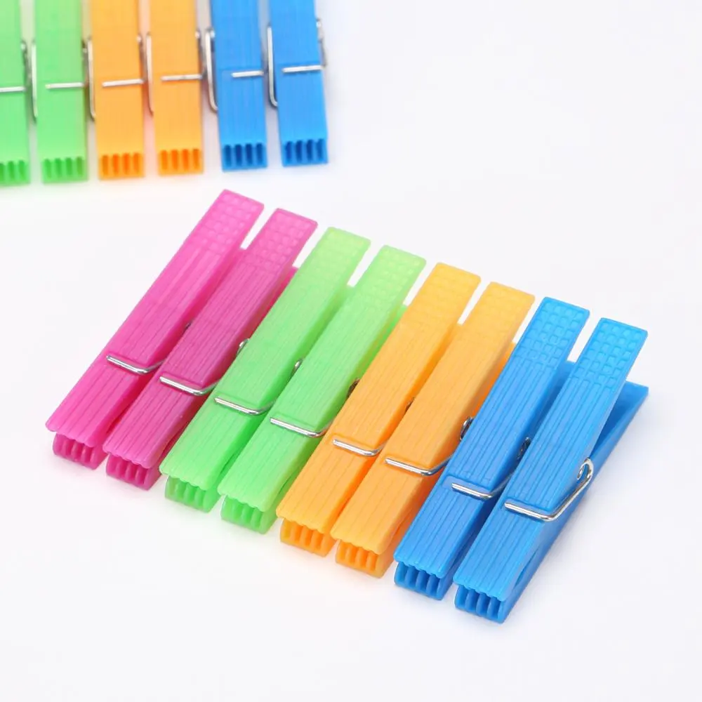 colorful plastic clothespin/clothes pegs