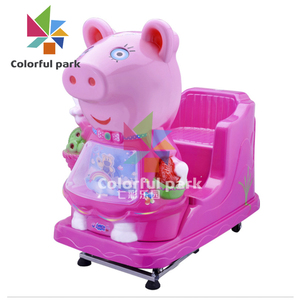 Máquina de Juegos Arcade Colorida con Diseño de Cerditos en Columpio para Niños - Product Image 6