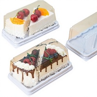 Mousse à double couche coupée en triangle, pâtisseries miniatures, desserts, tiramisu, mini-gâteaux fraîches fraises au lait, emballage transparent en PET