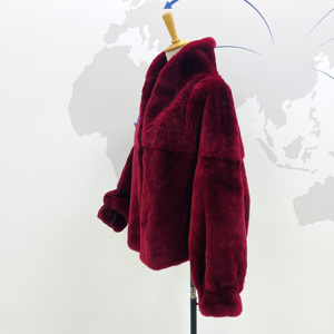 Giacca Corta di Lusso in Vera Pelliccia di Coniglio Rex - Cappotto Invernale da Donna Morbido e Caldo con Texture Vellutata - Product Image 2