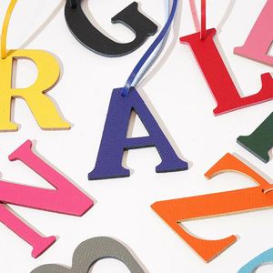 Colgantes de letras inglesas para bolsos, llaveros personalizados multicolor DIY, accesorios decorativos para equipaje y coche - Product Image 2