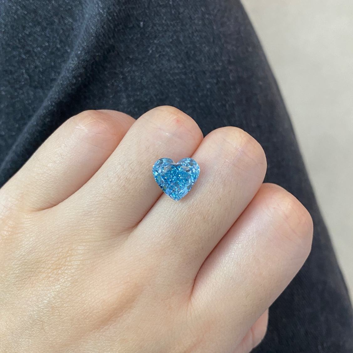 แฟนซี อินเทนส์ บลู