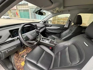 Véhicule d'occasion compact et économique, Chery Tiggo 7 Plus 2021, idéal pour les escapades de fin de semaine, la conduite en ville et les courses. - Product Image 6