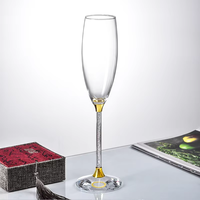 Flûte à champagne élégante avec logo personnalisé, design diamant, verre soufflé à la main, pied creux doré, pour les fêtes