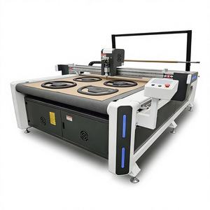 Système de découpe numérique REMEYA pour la découpe de films, lame oscillante, lame de traînée, découpe de matériaux flexibles, automobile, semi-automatique - Product Image 1