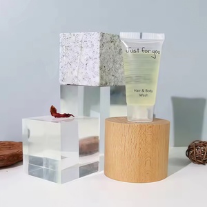 Set de Cuidado Capilar Herbal Orgánico de Alta Gama - Champú y Gel de Ducha Sin Parabenos con Fórmula Concentrada para Hoteles de Lujo - Product Image 5