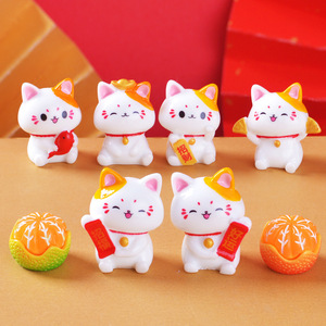 Figurine de chat porte-bonheur rouge vif, artisanat en résine, décoration du nouvel an, accessoires de bijoux à faire soi-même - Product Image 1