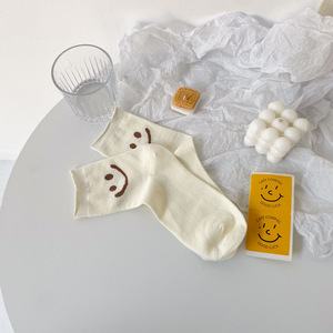 Aceptamos calcetines holgados personalizados para mujer, bonitos calcetines japoneses de algodón peinado blanco, calcetines de dibujos animados con cara sonriente - Product Image 6