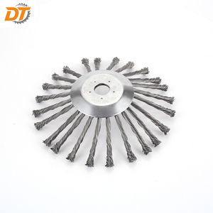 Tête de débroussailleuse à brosse rotative en fil d'acier de 10 pouces DT pour désherbage, élimination du mousse et de la rouille - Product Image 4