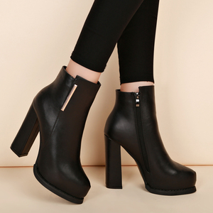 Bottes courtes de style coréen pour l'automne et l'hiver, bottes en coton tendance, talon épais, plateforme imperméable, bottes simples pour femmes - Product Image 5