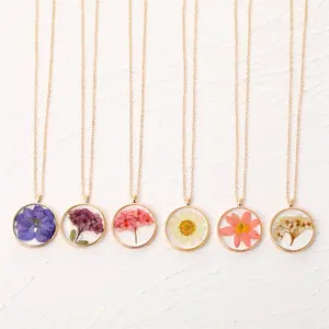 Retro Creative Round Resin Dried Flower Necklace Colorful Eternal Flower Pendant