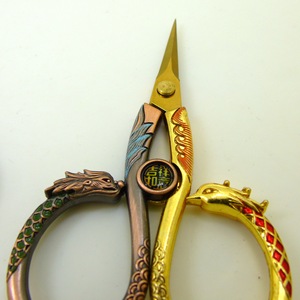Ciseaux vintage brodés dragon, 4,2 pouces, en acier inoxydable, élégants, plaqués <span class=keywords><strong>or</strong></span>, gravés, pour artisanat DIY - Product Image 4