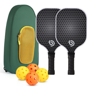 Juego de palas de pickleball, 2 raquetas, 4 pelotas con bolsa de transporte para entrenamiento, forma estándar, fibra de carbono, aprobado por la USAPA - Product Image 1