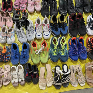 Chaussures <span class=keywords><strong>de</strong></span> football d'occasion en vrac chaussures <span class=keywords><strong>de</strong></span> ballon <span class=keywords><strong>de</strong></span> football <span class=keywords><strong>de</strong></span> marque usagées pour hommes en Chine - Product Image 2
