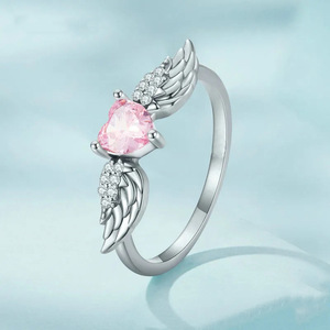 Anillo de compromiso para mujer con circonita cúbica en forma de corazón y engaste de púas T0253 - Product Image 3