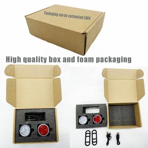 Set di 2 Luci Posteriori LED Portatili per Bicicletta Clover, Luce Freno Rossa e Bianca, Impermeabile IPx4, 50 Lumen, 4 Modalità, USB - Product Image 5