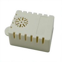 Boîtier électronique carré en plastique moulé par injection avec fentes de dissipation thermique pour l'assemblage de modules de circuits imprimés de capteurs
