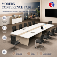 Table de conférence moderne avec aspect bois, plateau rectangulaire arrondi et module de gestion des câbles central