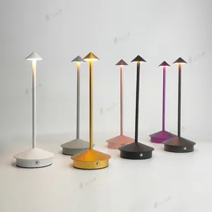 Moderne Nordic Multi-Kleurenselectie Van Valvrije Verpakking Oplaadbare Tafellamp Rusb Oplaadbare Waterdichte Tafellamp