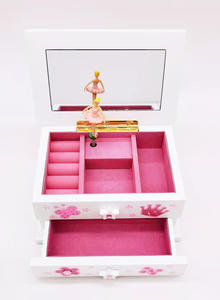 Boîte à musique en bois personnalisée pour filles, avec cadenas et clé, style princesse blanche de luxe, cadeau pour enfants, ballerine, boîte à bijoux musicale - Product Image 4