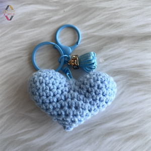 2026 새로운 디자인 맞춤형 하트 수제 크로셰 가방 키체인 휴대폰 액세서리 핸드백 펜던트 태슬 가방 키링 하트 키체인 - Product Image 6