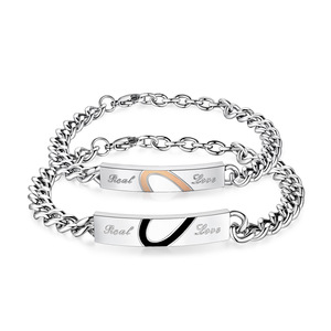 Bracelet en acier inoxydable gravé avec le symbole du cœur pour les couples, véritable amour |   Design personnalisable et minimaliste, bijoux tendance - Product Image 5