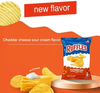 Chips Ruffles Sabor a Cebolla y Yogur, Sabor a Queso Cheddar y Crema Agria, 82g, Bocadillos Exóticos