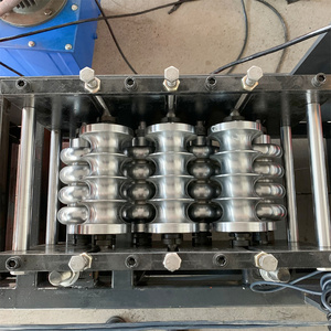 Machine de formage à rouleaux pour panneaux muraux décoratifs en métal avec moteur, contrôle PLC haute précision 220/380V/415V - Product Image 4