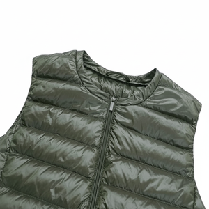 Chaleco Acolchado de Lona para Mujer, Diseño Moderno, Ropa de Abrigo Personalizada de Invierno, Chaleco Sin Mangas, Abrigo Acolchado para Mujer - Product Image 1