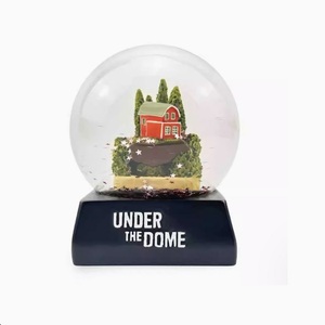 Globo de nieve con purpurina estrella edificio casa resina 10CM Navidad Año Nuevo VIP marca personalizada para presentaciones - Product Image 1