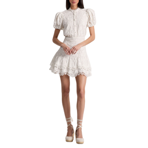 Abito <span class=keywords><strong>bianco</strong></span> solido <span class=keywords><strong>con</strong></span> elegante <span class=keywords><strong>colletto</strong></span> in piedi maniche corte <span class=keywords><strong>con</strong></span> bottone davanti ricamato sopra il disegno del ginocchio - Product Image 1