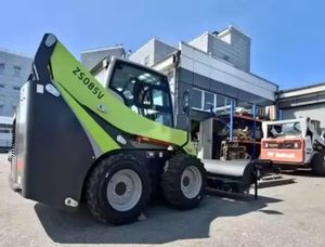 Cargadora Compacta Zoomlion ZS085V de 3 Toneladas y 0.4 m³ en Oferta - Product Image 3