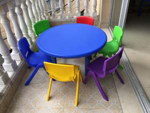 Bàn tròn cho sân chơi trong nhà mẫu giáo được sử dụng nhưng trong tình trạng tốt để bán - Product Image 6