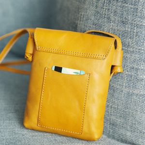 Bolso Bandolera de Cuero Genuino Clásico y Elegante para Mujer, Cierre de Broche, Diseño Protector, Mini Bolso Bandolera de Viaje, Bolso para Teléfono Móvil - Product Image 5