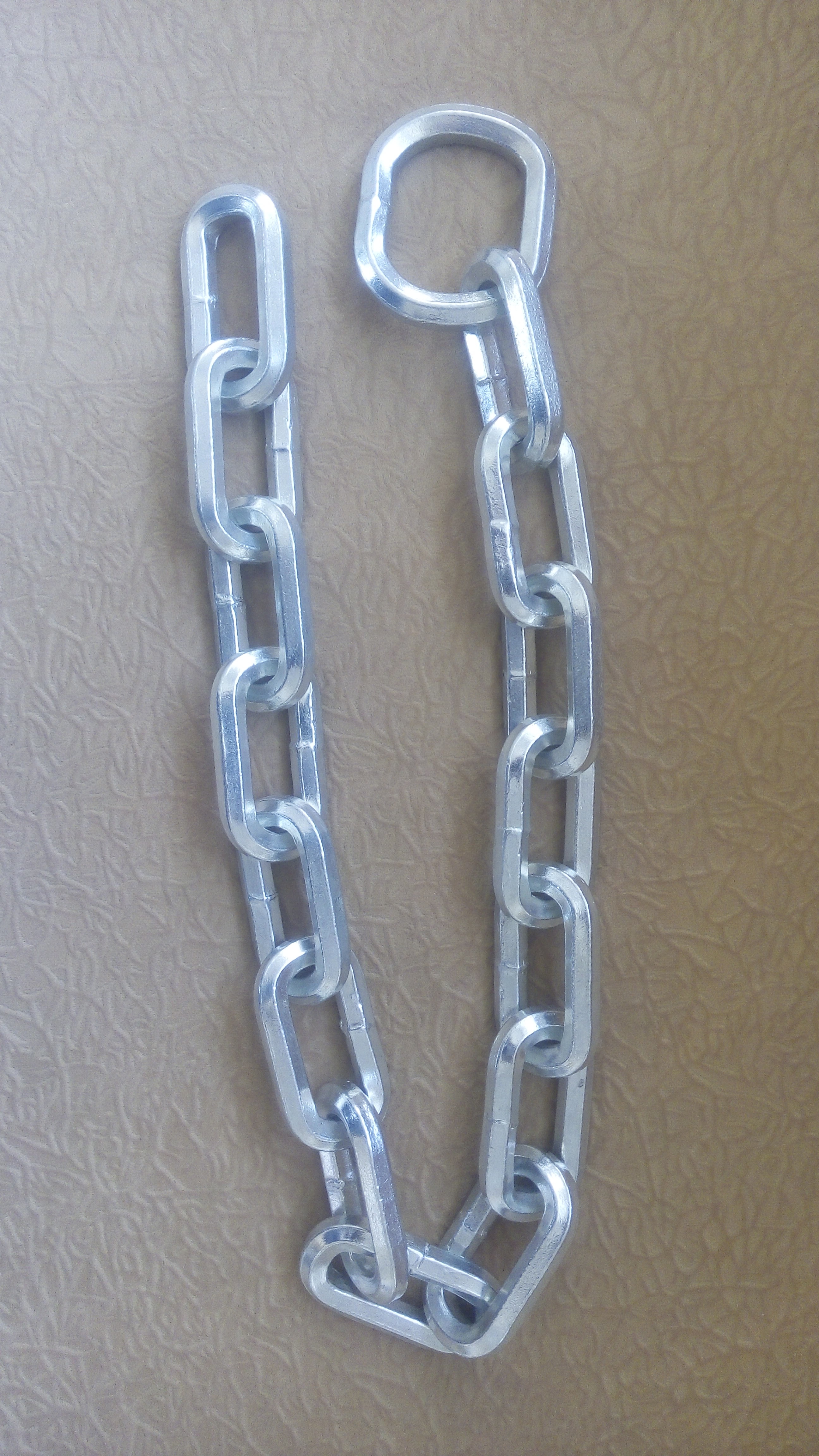 Hardened steel security chain for optimal protection