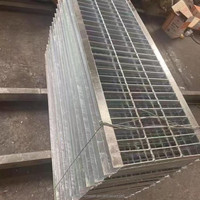 Grilles en acier galvanisé pour gouttières et canaux de drainage