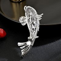 Broche en laiton micro-incrustée de zircon, motif poisson du Nouvel An, avec perle, pour la vente en gros de bijoux fantaisie