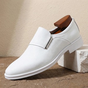 รองเท้าหนังผู้ชายคุณภาพสูง 22026 รองเท้าหนังนิ่มทรงหัวแหลมสไตล์อังกฤษสำหรับนักธุรกิจ รองเท้าเดรสสีขาวสำหรับชายหนุ่ม - Product Image 4