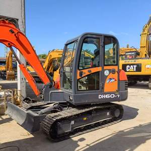 Petite pelle sur chenilles DOOSAN DH60 DX60 en bon état DH60-7 à vendre - Product Image 2