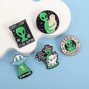 Gizem Alien emaye pimleri broş karikatür rozetleri sevimli takı özel ceketinizin toptan Metal kadın çocuk arkadaşlar aksesuarları - Product Image 3