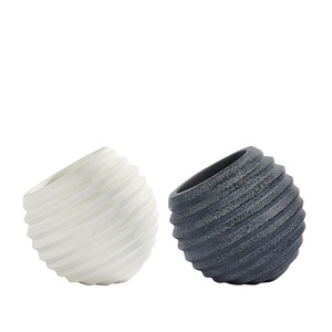 Macetas Creativas para Flores, Macetas de Jardín, Macetas de Fibra de Vidrio para Interiores y Exteriores, Decoración para Hoteles - Product Image 1