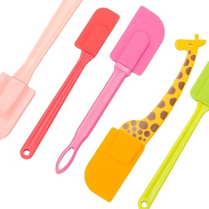 Silicone Baking Spatula Set With Giraffe Design Heat Resistant Kitchen Tools For Cooking And Baking - Product Image 4