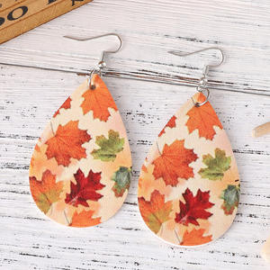 Unionen 873 Boucles d'oreilles à la mode en faux cuir pour femmes Vintage Maple Leaf Deciduous Acorn Drop Shaped Double-Sided Pendant - Product Image 5