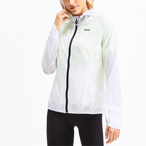 Chaqueta Transparente Femenina Personalizada Barata, Chaquetas Cortavientos para <span class=keywords><strong>Mujer</strong></span> de Alta Calidad Resistentes al Agua con Etiqueta Privada - Product Image 3