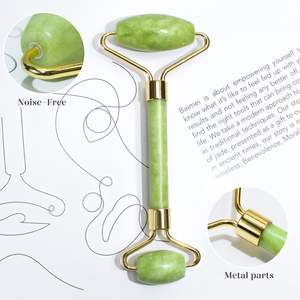Outils de soins de la peau cristal rose Guasha pierre beauté Quartz Rose Jade <span class=keywords><strong>visage</strong></span> <span class=keywords><strong>rouleau</strong></span> masseur Gua Sha ensemble <span class=keywords><strong>rouleau</strong></span> de jade - Product Image 3
