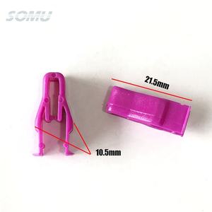 Pour <span class=keywords><strong>Toyota</strong></span> 90467-10203 panneau de commande de voiture tableau de bord lecteur CD Clips Rivets en <span class=keywords><strong>plastique</strong></span> - Product Image 2