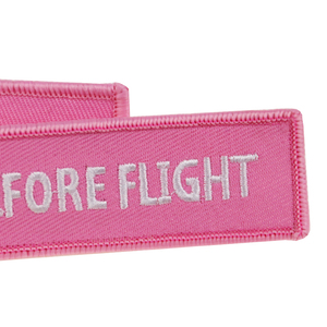 2 PCS/bolsa Llavero con etiqueta bordada recta, rojo, para coches y motocicletas, KISS ME Before Flight - Product Image 2