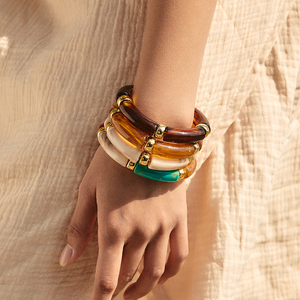 Pulsera Elástica de Cuentas Acrílicas Estilo Boho para Mujer - Forma de Tubo Curvo, Detalle Dorado, Brazalete Elástico para Uso Diario y Vacaciones - Product Image 2