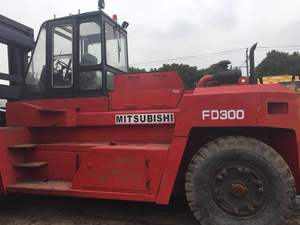 Montacargas Usado de Segunda Mano en Venta, Maquinaria para Movimiento de Tierras MITSUBISHI FD300 - Product Image 6