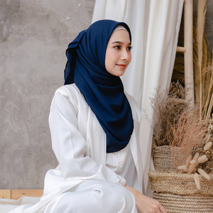 Malaisie Indonésie vivace chaude <span class=keywords><strong>pas</strong></span> <span class=keywords><strong>cher</strong></span> islamique musulman ethnique Hijab femmes carré Voile coton solide écharpe - Product Image 3